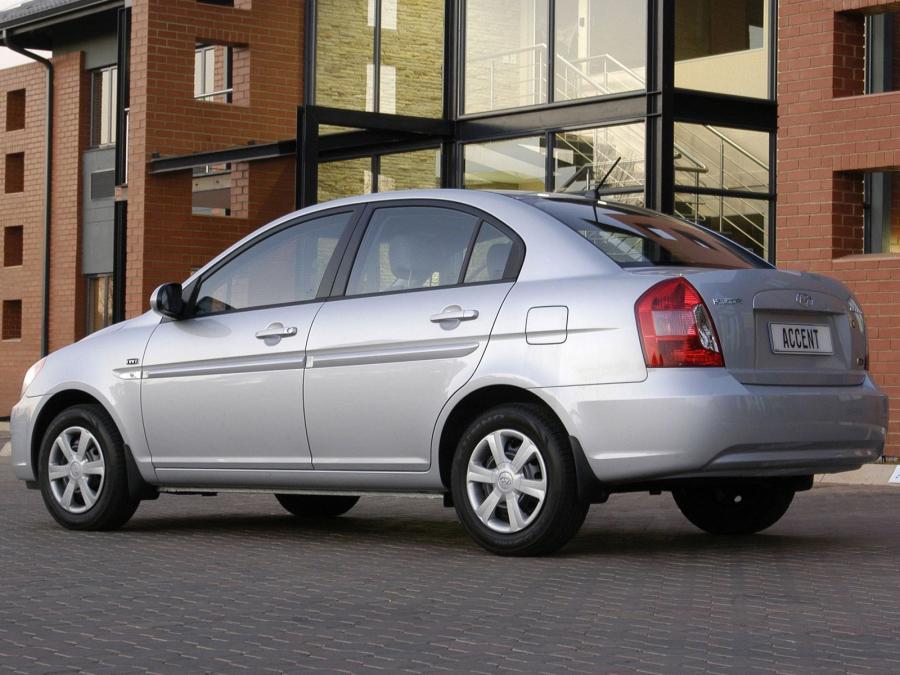  Hyundai Accent Sedan 2006 года  (ZA) (фото 13 из 18)